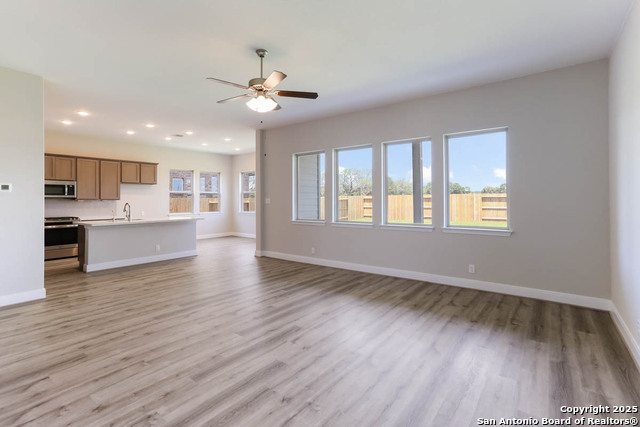 Listing photo id 5 for 330 Glenwood Ranch