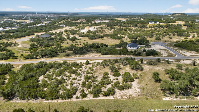 Listing photo id 11 for 609 Rosemary Ridge