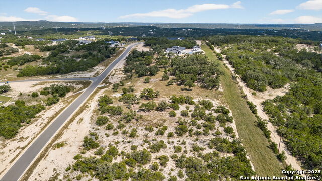 Listing photo id 13 for 609 Rosemary Ridge