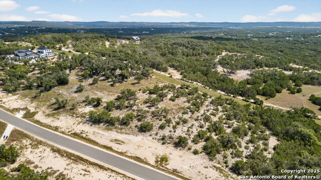 Listing photo id 14 for 609 Rosemary Ridge