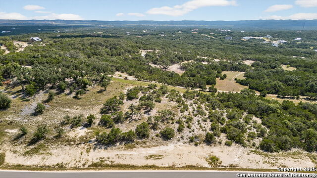 Listing photo id 15 for 609 Rosemary Ridge