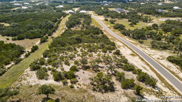 Listing photo id 18 for 609 Rosemary Ridge