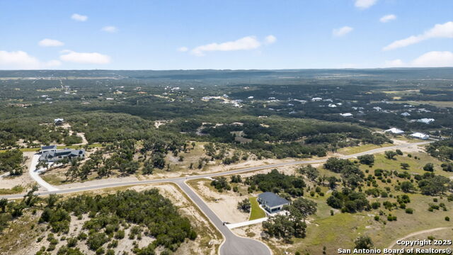 Listing photo id 25 for 609 Rosemary Ridge