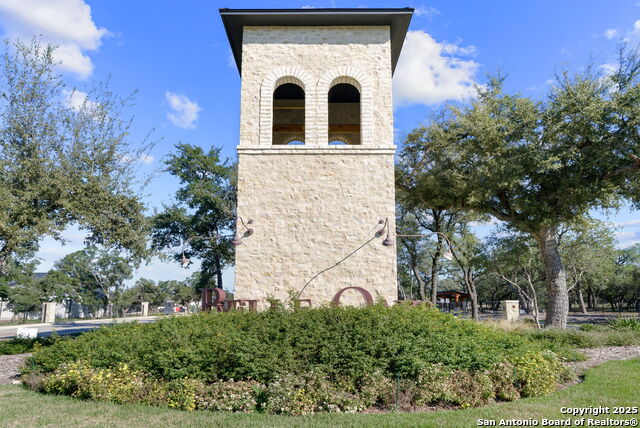 Listing photo id 30 for 609 Rosemary Ridge