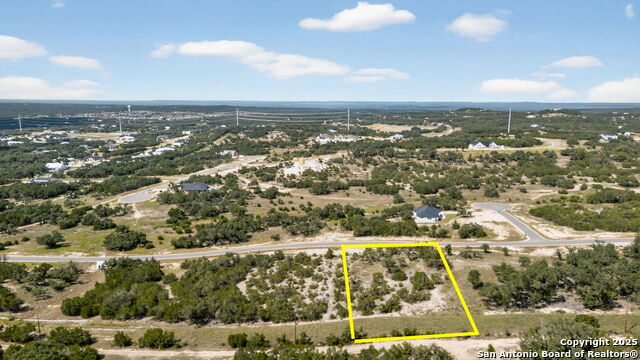 Listing photo id 2 for 609 Rosemary Ridge