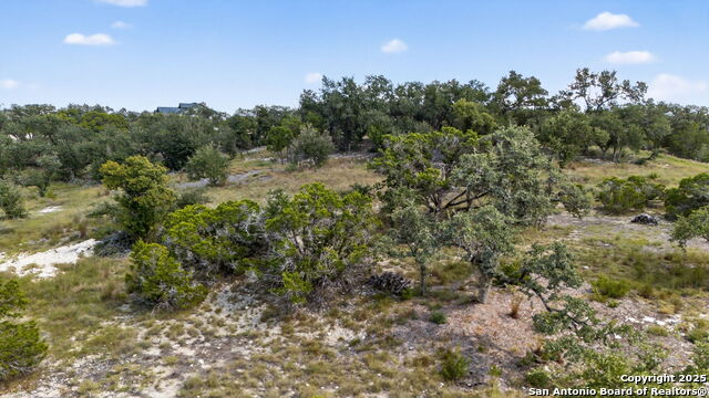 Listing photo id 6 for 609 Rosemary Ridge