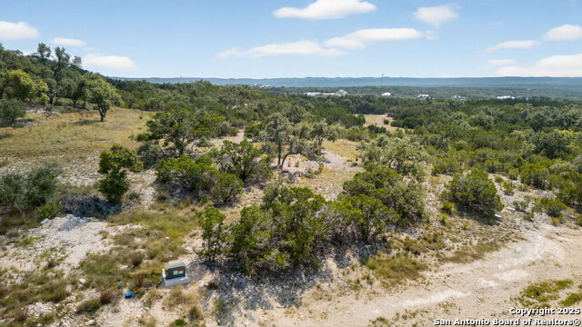 Listing photo id 7 for 609 Rosemary Ridge