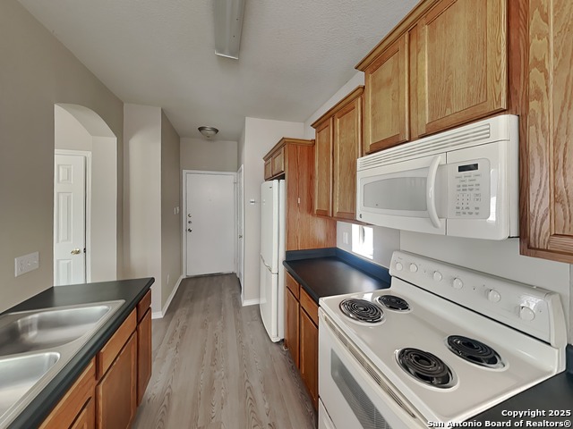 Image 3 of 13 For 1250 Nicholas