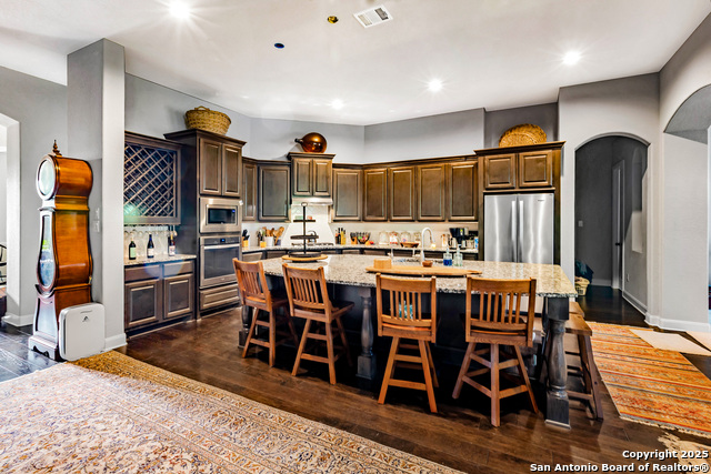 Listing photo id 11 for 5751 High Forest