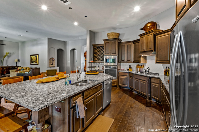 Listing photo id 16 for 5751 High Forest