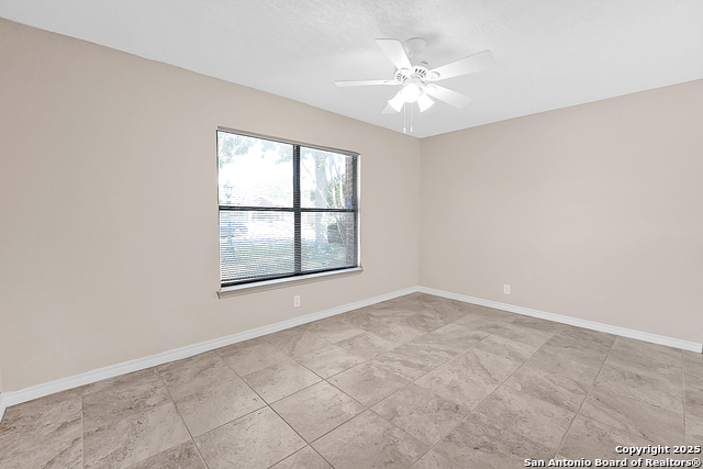 Image 15 of 18 For 1086 Stone Hollow