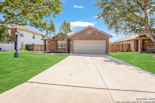 Image 2 of 18 For 1086 Stone Hollow