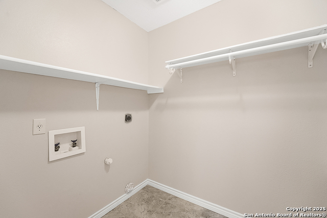 Image 9 of 18 For 1086 Stone Hollow