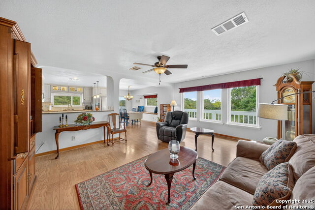Details for 175 Forest Oaks, Lakehills, TX 78063