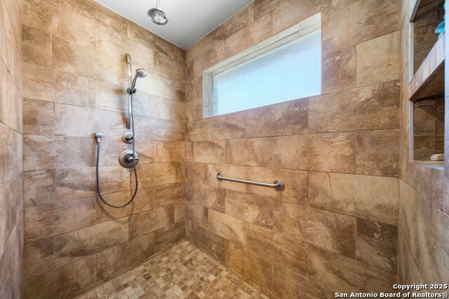 Image 19 of 36 For 175 Forest Oaks