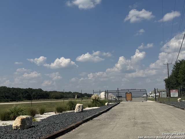 Listing photo id 0 for 100 Boerne Stage Airfield