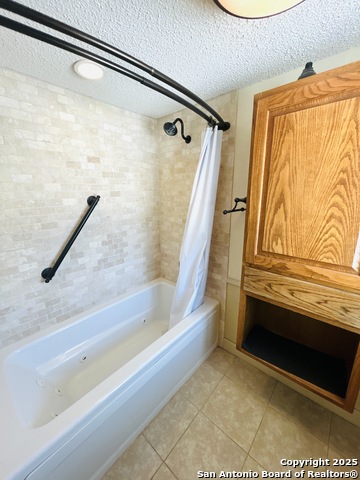 Image 20 of 22 For 7123 Thrush View Ln  42