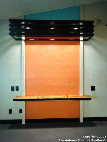 Image 4 of 22 For 7123 Thrush View Ln  42