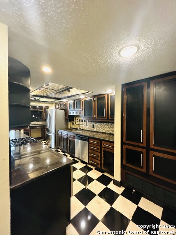 Image 6 of 22 For 7123 Thrush View Ln  42