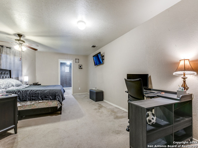 Listing photo id 13 for 9235 Mimosa Manor