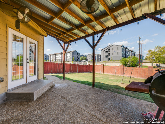 Listing photo id 19 for 9235 Mimosa Manor