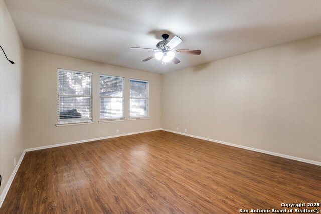 Listing photo id 9 for 5248 Columbia Dr