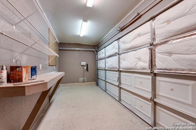 Listing photo id 18 for 5248 Columbia Dr