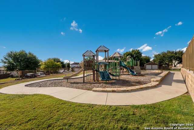 Listing photo id 24 for 5248 Columbia Dr