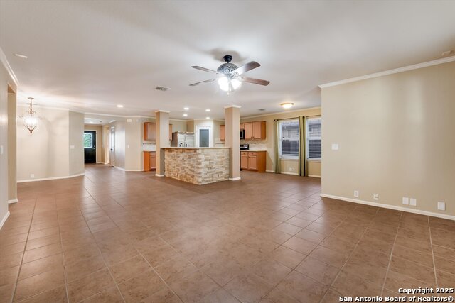 Listing photo id 1 for 5248 Columbia Dr
