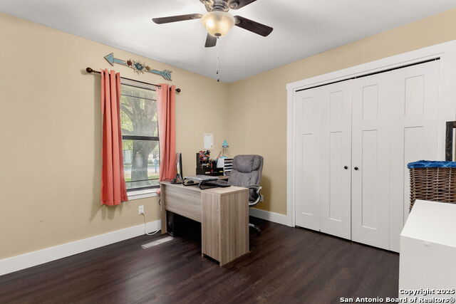 Image 11 of 21 For 195 Lakeside