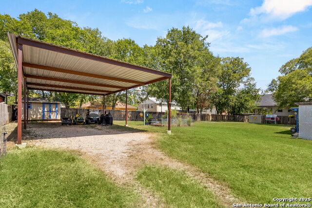 Image 19 of 21 For 195 Lakeside