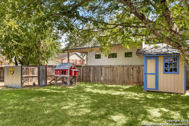 Image 20 of 21 For 195 Lakeside