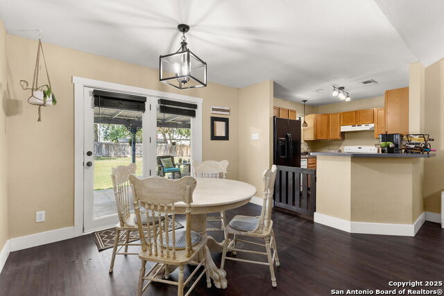 Image 8 of 21 For 195 Lakeside