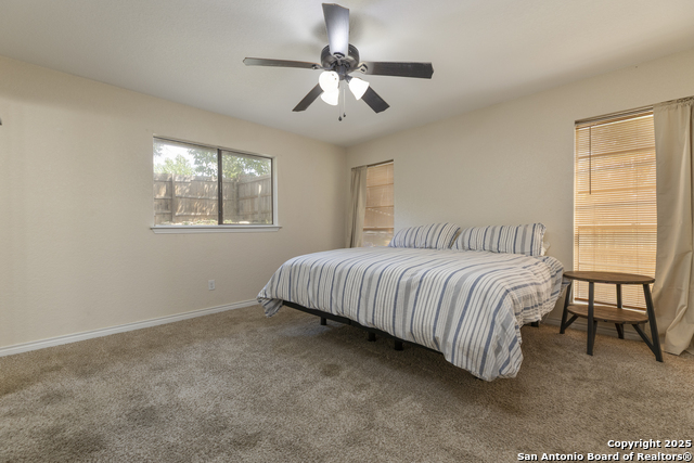 Listing photo id 16 for 14414 Ledgewood St