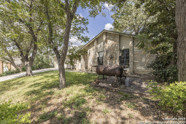 Listing photo id 0 for 14414 Ledgewood St