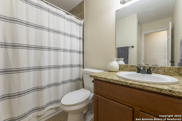 Listing photo id 19 for 14414 Ledgewood St