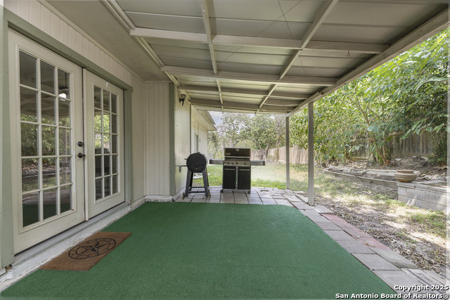 Listing photo id 25 for 14414 Ledgewood St