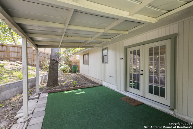 Listing photo id 26 for 14414 Ledgewood St