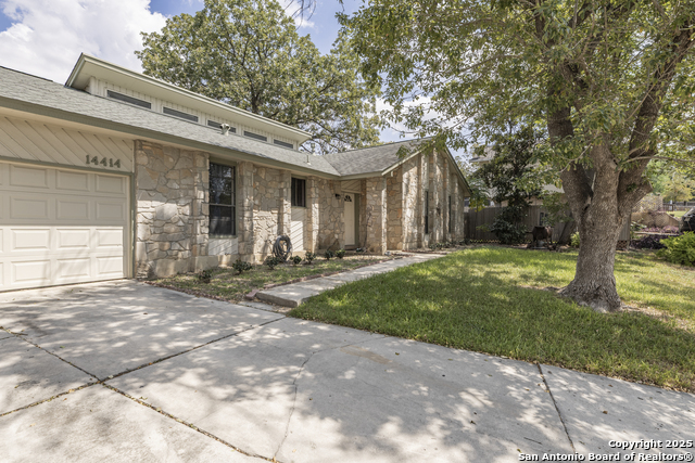 Listing photo id 28 for 14414 Ledgewood St