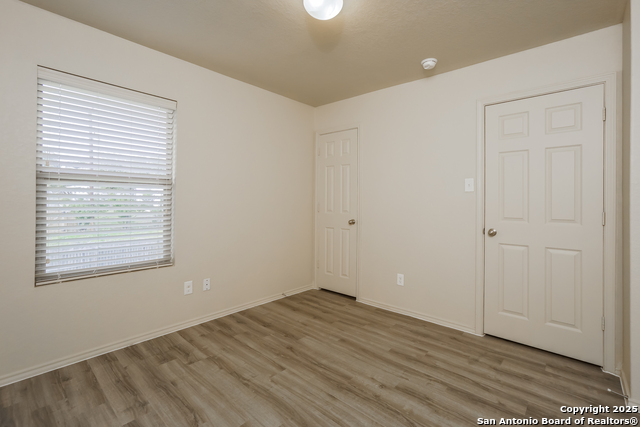 Listing photo id 11 for 7510 Whispine