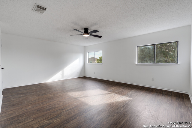 Listing photo id 10 for 8170 Ocean Meadow Dr