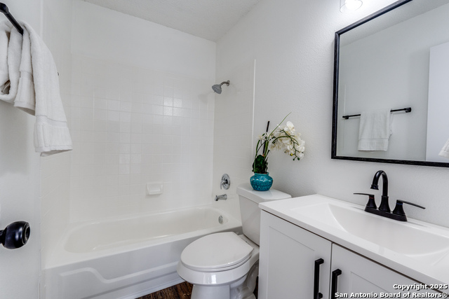 Listing photo id 13 for 8170 Ocean Meadow Dr