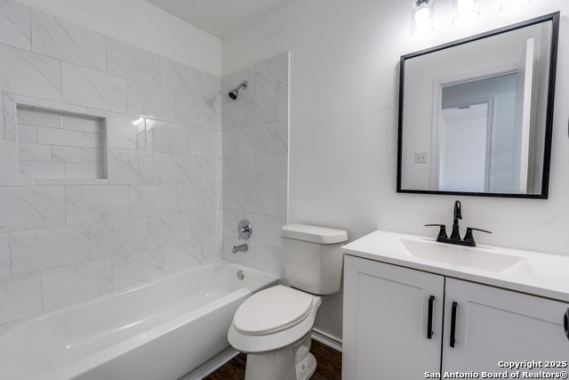 Listing photo id 17 for 8170 Ocean Meadow Dr