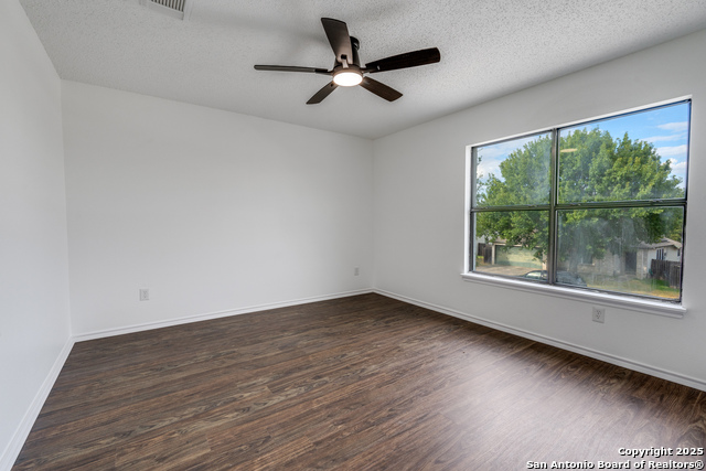Listing photo id 18 for 8170 Ocean Meadow Dr