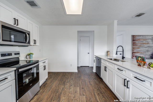 Listing photo id 5 for 8170 Ocean Meadow Dr