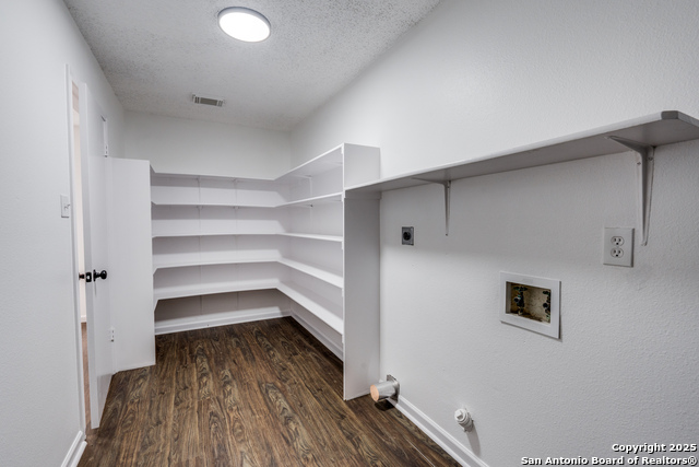Listing photo id 7 for 8170 Ocean Meadow Dr