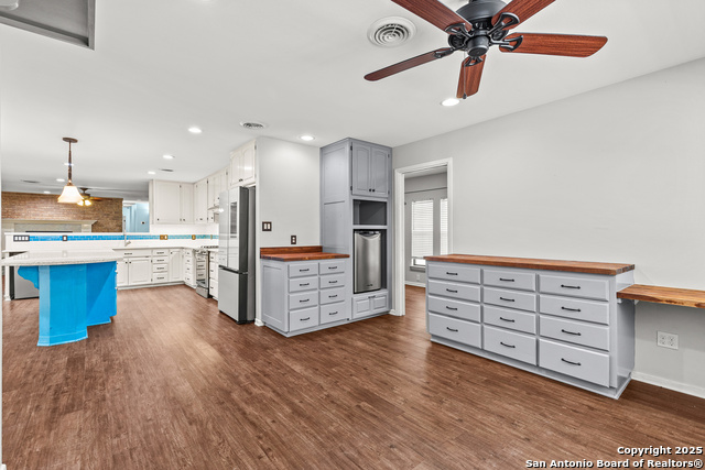 Image 19 of 46 For 118 William Classen