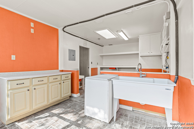 Image 37 of 46 For 118 William Classen