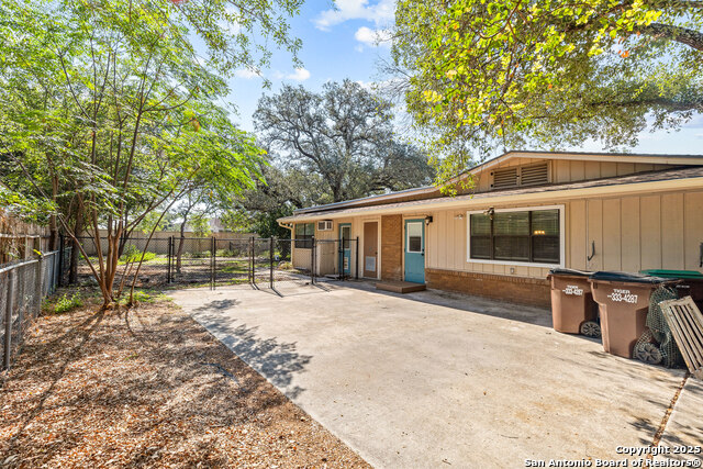 Image 43 of 46 For 118 William Classen