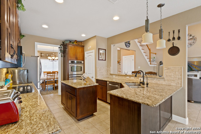 Listing photo id 13 for 133 Legacy Trace